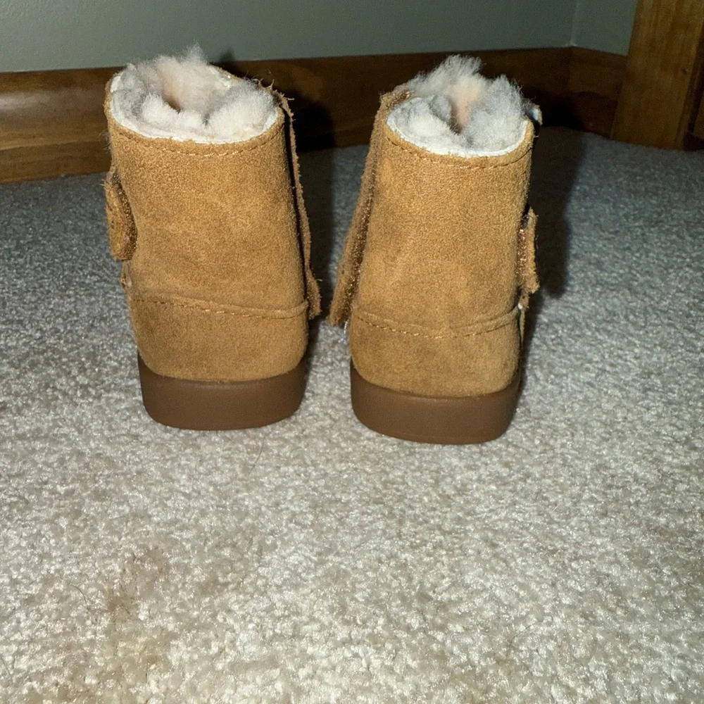 UGG Chestnut Keelan II Boots - GUC - Picture 4 of 8